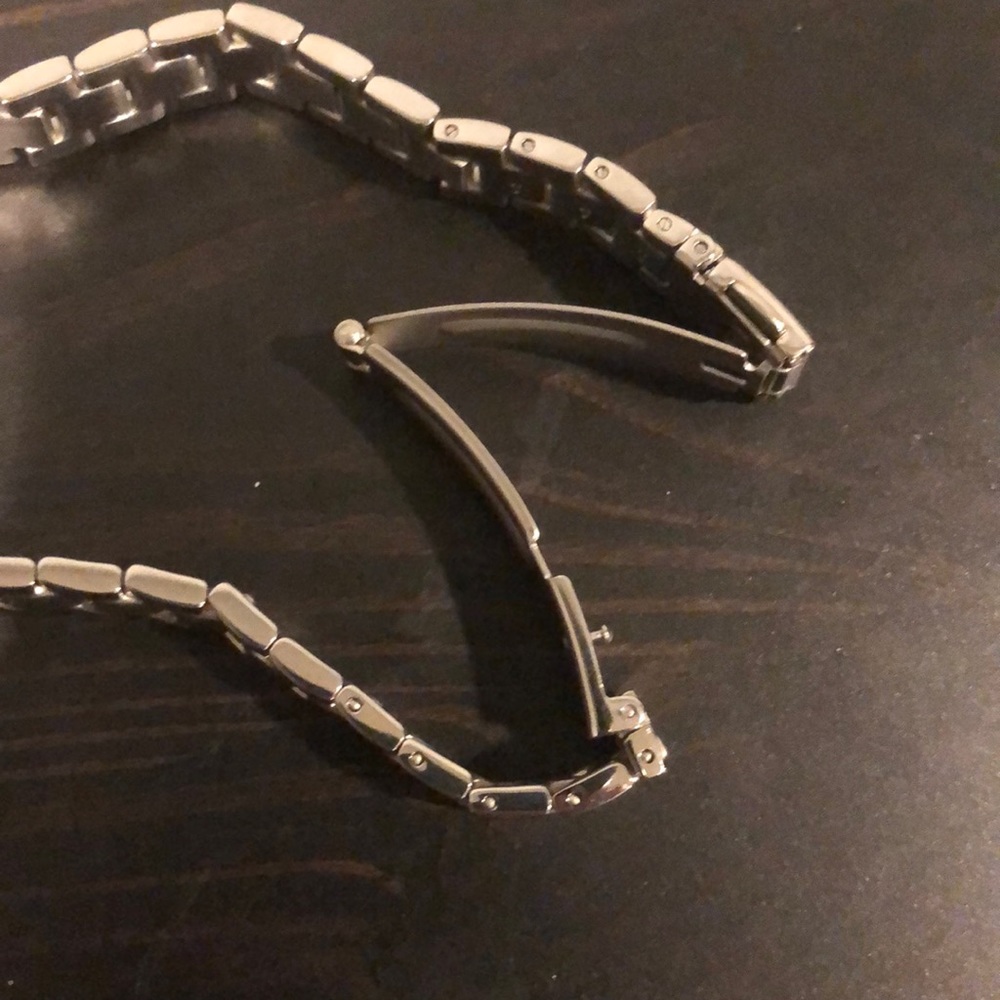 Silver watch - Picture 3 of 5
